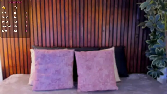 SharonLyn  online show from 04.14.26