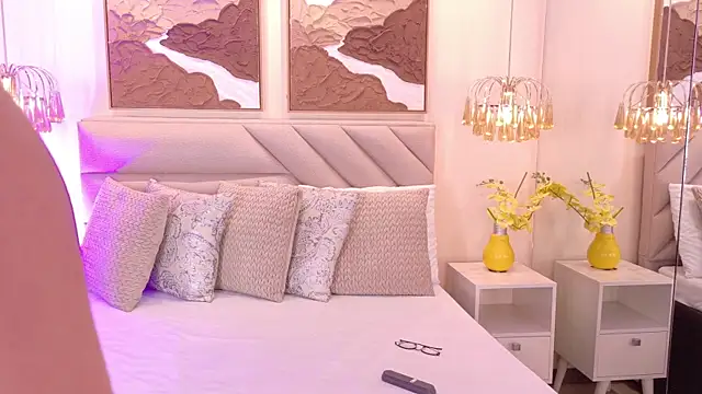 kendalFox  online show from 11.12.25