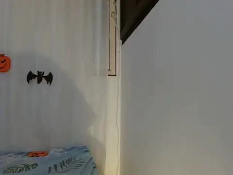 NoraParkeer online show from 10.11.25