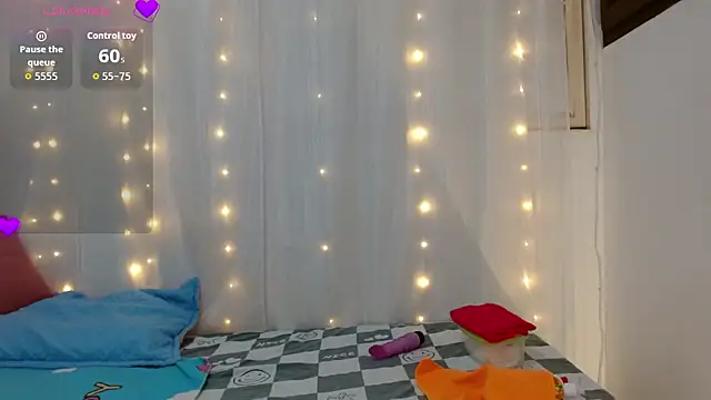 NoraParkeer online show from 11.07.25