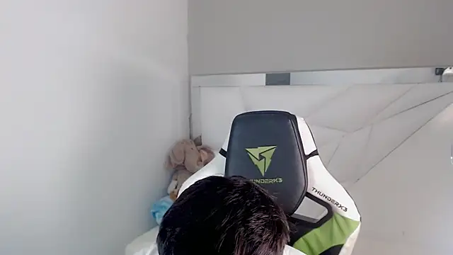 Snapshot of Austin_col_ chatting on 10.08.25 Austin col online show from 10.08.25