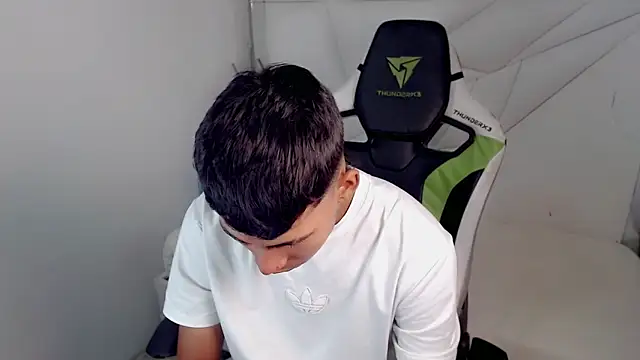 Snapshot of Austin_col_ chatting on 10.12.25 Austin col online show from 10.12.25