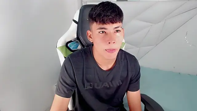 Snapshot of Austin_col_ chatting on 10.21.25 Austin col online show from 10.21.25