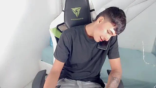 Snapshot of Austin_col_ chatting on 10.23.25 Austin col online show from 10.23.25