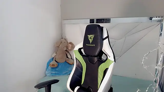 Snapshot of Austin_col_ chatting on 10.24.25 Austin col online show from 10.24.25