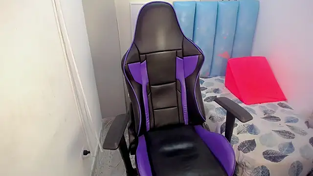 Snapshot of Austin_col_ chatting on 10.30.25 Austin col online show from 10.30.25