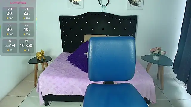 SammySmall F w online show from 11.04.25