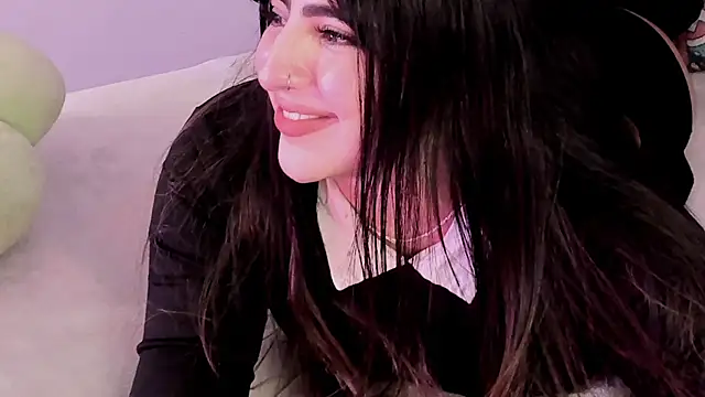 Camila Matinez  online show from 10.21.25