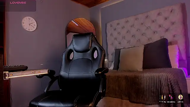 CarolaynStone online show from 10.24.25