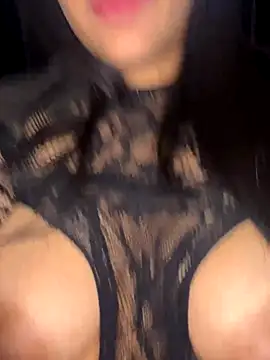 Snapshot of Alexmorena chatting on 11.20.25 Alexmorena online show from 11.20.25