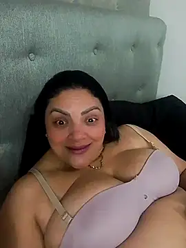 tiffany Johnson1 online show from 12.04.25