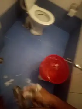 Snapshot of bobby3374 chatting on 11.12.25 bobby3374 online show from 11.12.25