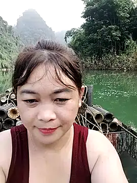 Lyly nuce online show from 10.13.25