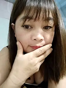 Lyly nuce online show from 10.19.25