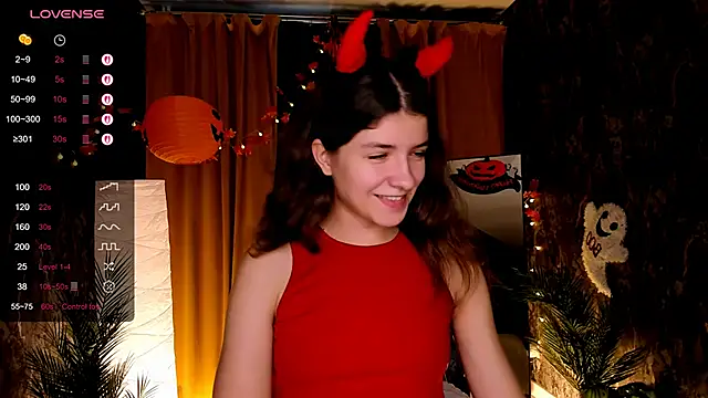 Snapshot of amy_cute_cat chatting on 10.31.25 amy cute cat online show from 10.31.25