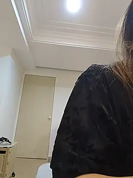 Snapshot of Lovelyanan chatting on 10.30.25 Lovelyanan online show from 10.30.25