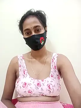 Snapshot of Softecho-03 chatting on 10.31.25 Softecho-03 online show from 10.31.25