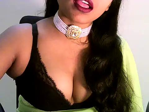 Snapshot of hottest_mahii chatting on 11.01.25 hottest mahii online show from 11.01.25