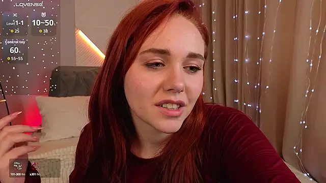 Snapshot of PollyVinice chatting on 10.04.25 PollyVinice online show from 10.04.25