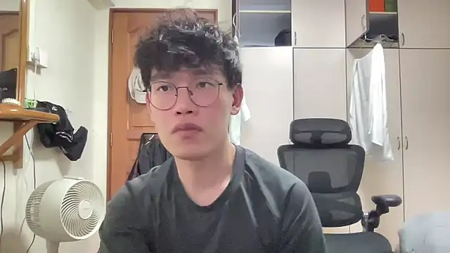 Passionatetwink2 online show from 10.16.25