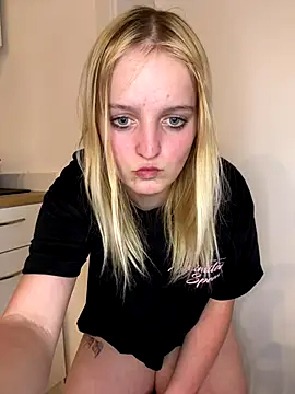 DieBlondeHannah online show from 09.17.25