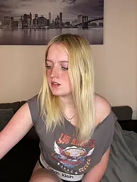 DieBlondeHannah online show from 09.30.25
