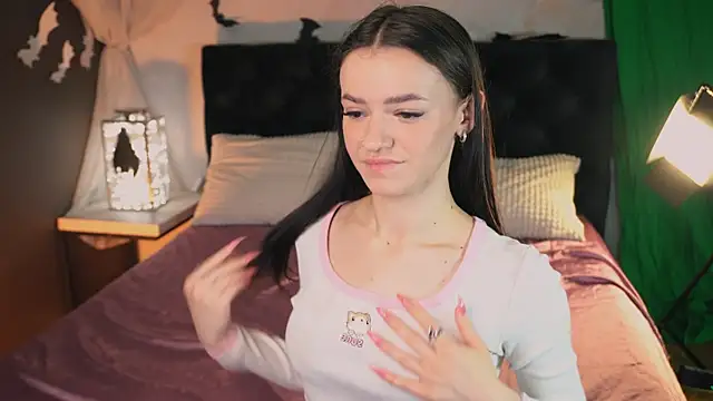 E l i z e  online show from 11.01.25