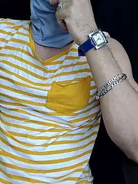 Snapshot of chocolate_alone chatting on 10.01.25 chocolate alone online show from 10.01.25