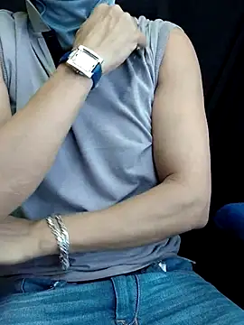 Snapshot of chocolate_alone chatting on 10.31.25 chocolate alone online show from 10.31.25