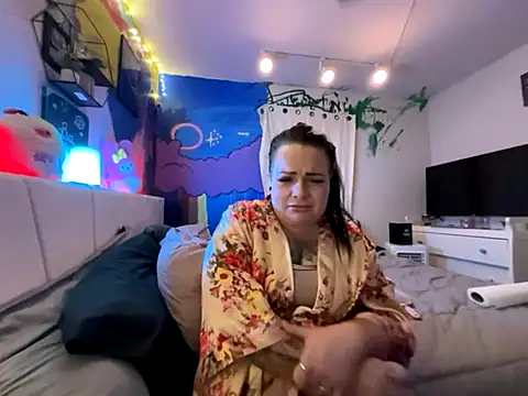 Snapshot of Karma_Lanez chatting on 09.20.25 Karma Lanez online show from 09.20.25