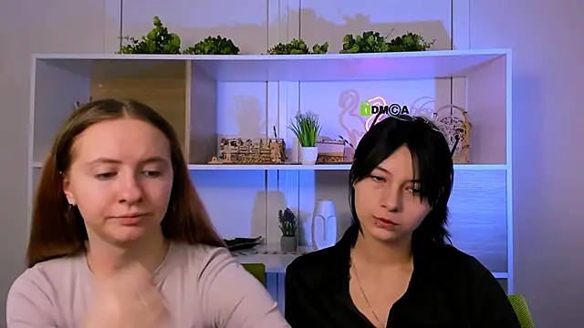 mila glow1 online show from 10.05.25