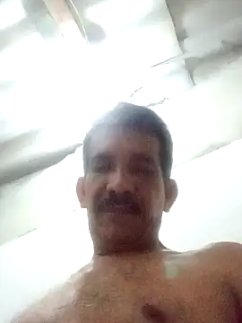 Snapshot of Srsexy18cm chatting on 10.18.25 Srsexy18cm online show from 10.18.25