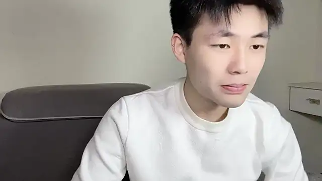 Snapshot of xiaoyang5200 chatting on 10.28.25 xiaoyang5200 online show from 10.28.25