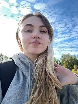 LunaMillie online show from 09.14.25