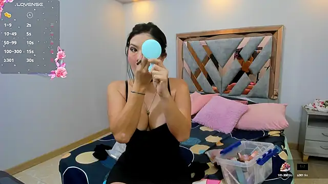 LunaJohansson online show from 10.03.25