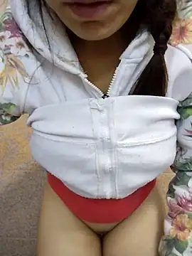 Snapshot of LenaBloomy chatting on 10.16.25 LenaBloomy online show from 10.16.25