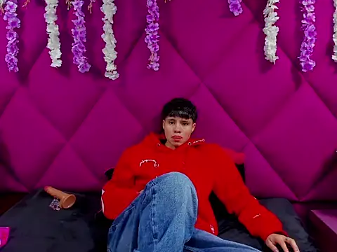 Snapshot of Bruno_Cruzz chatting on 09.27.25 Bruno Cruzz online show from 09.27.25