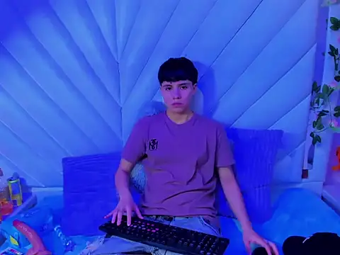 Snapshot of Bruno_Cruzz chatting on 10.16.25 Bruno Cruzz online show from 10.16.25