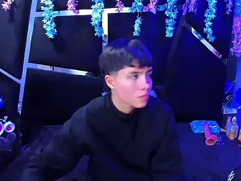 Snapshot of Bruno_Cruzz chatting on 10.28.25 Bruno Cruzz online show from 10.28.25