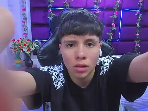 Snapshot of Bruno_Cruzz chatting on 11.12.25 Bruno Cruzz online show from 11.12.25