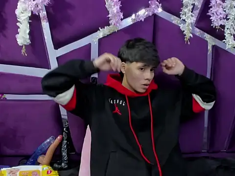 Snapshot of Bruno_Cruzz chatting on 02.01.26 Bruno Cruzz online show from 02.01.26