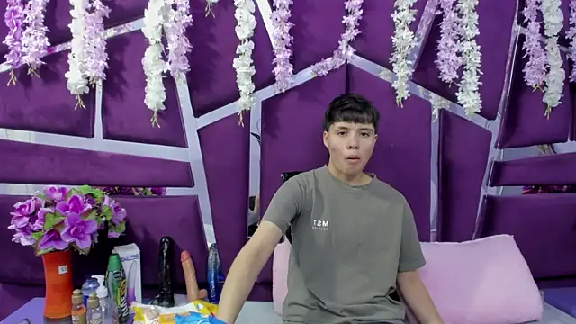 Snapshot of Bruno_Cruzz chatting on 02.19.26 Bruno Cruzz online show from 02.19.26