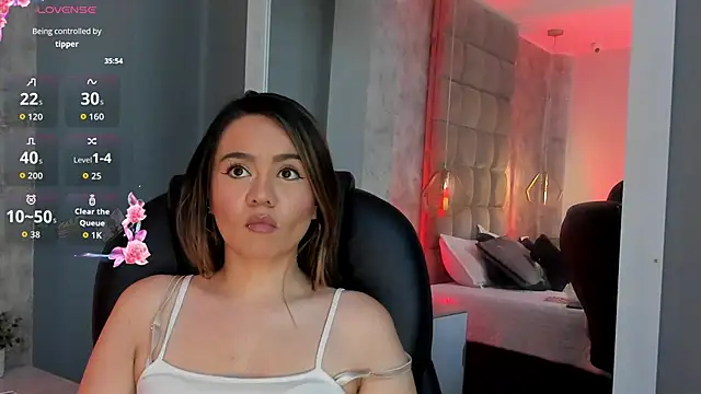 Snapshot of Sky_Junne chatting on 02.10.26 Sky Junne online show from 02.10.26