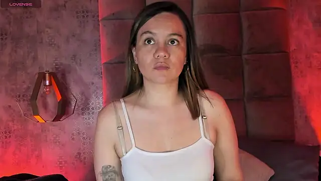 Snapshot of Sky_Junne chatting on 02.13.26 Sky Junne online show from 02.13.26