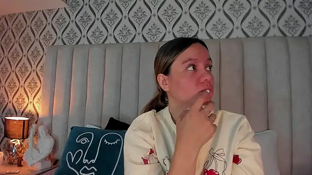 Sky Junne online show from 03.30.26