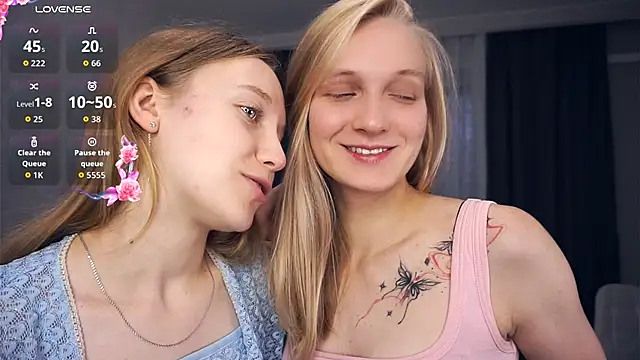 Snapshot of EarnestineGyllenband chatting on 09.25.25 EarnestineGyllenband online show from 09.25.25