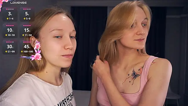 Snapshot of EarnestineGyllenband chatting on 10.13.25 EarnestineGyllenband online show from 10.13.25