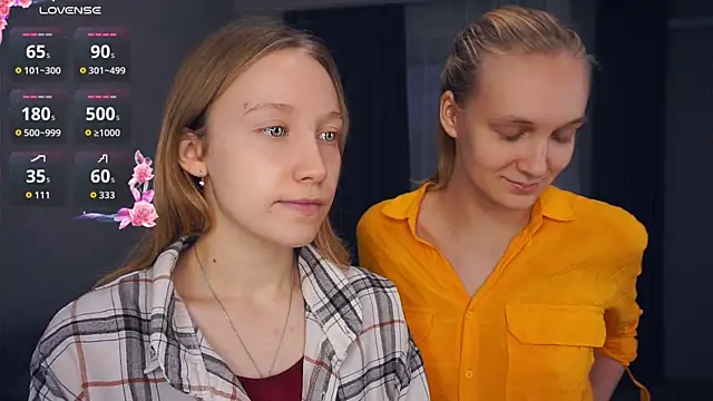 Snapshot of EarnestineGyllenband chatting on 10.26.25 EarnestineGyllenband online show from 10.26.25