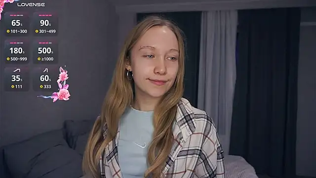 Snapshot of EarnestineGyllenband chatting on 11.06.25 EarnestineGyllenband online show from 11.06.25