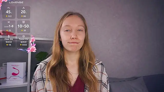 Snapshot of EarnestineGyllenband chatting on 11.08.25 EarnestineGyllenband online show from 11.08.25